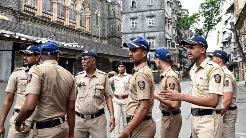 मुंबई में बंधक बनाए गए बच्चों का रेस्क्यू, पुलिस की जवाबी कार्रवाई में आरोपी ढेर