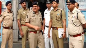 दिवाली के बाद पुलिस का एक्शन, पटाखे फोड़ने और हुड़दंग करने पर 400 से ज्यादा गिरफ्तार