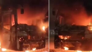 70 यात्रियों से भरी डबल डेकर बस में लगी भीषण आग, दिल्ली से जा रही थी UP