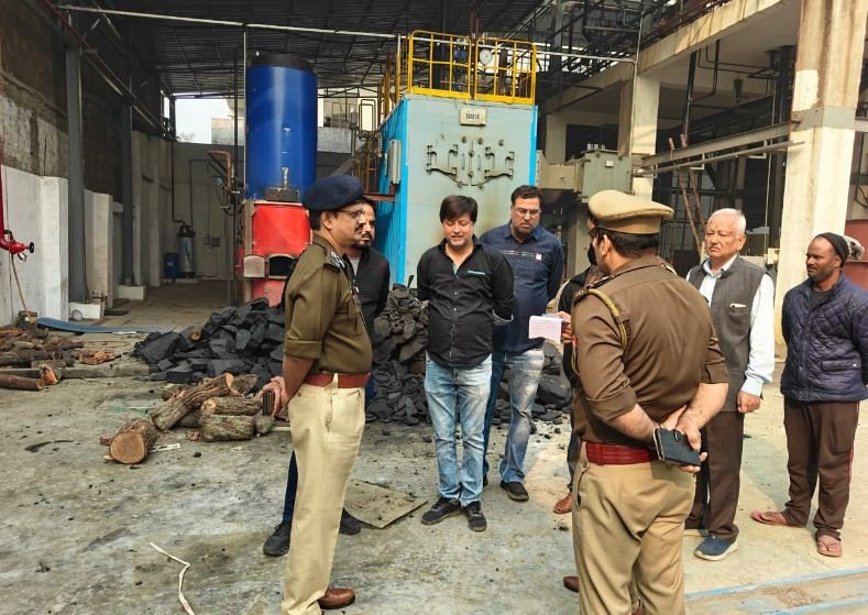 कमरे में कोयला जलाकर सो रहे चार कर्मचारियों की दम घुटने से मौत