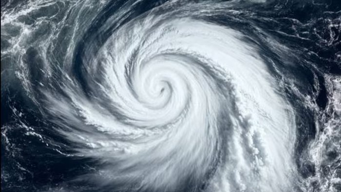 तूफान ‘सेन्यार’ की आशंका को देखते हुए हाई अलर्ट, दक्षिण भारत में होगी भारी बारिश 