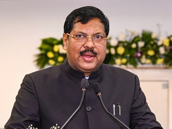 सुप्रीम कोर्ट चीफ जस्टिस गवई का संदेश, कहा- संविधान में बसती है लोकतंत्र की आत्मा, मिट्टी से बनाए रखें जुड़ाव