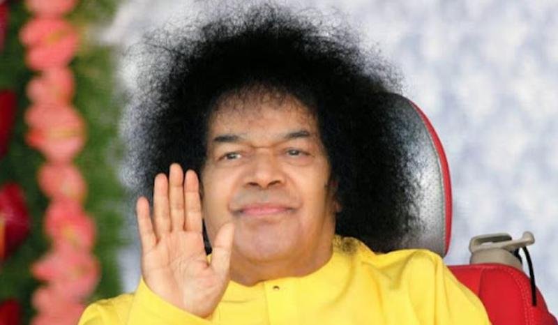 उपराष्ट्रपति और पीएम मोदी के साथ साईं बाबा जन्मोत्सव