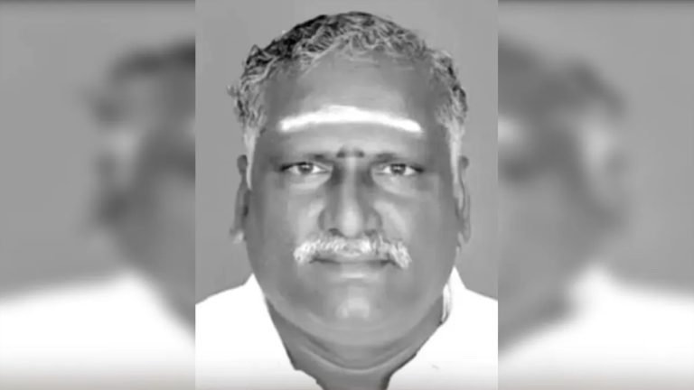 बीमा का पैसा हड़पने के लिए पिता को 2 बार सांप से कटवाया, 6 करोड़ के लिए इंसानियत भूले बेटे