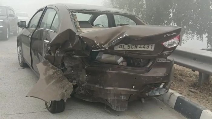 नोएडा में ईस्टर्न पेरिफेरल एक्सप्रेसवे पर हादसा, 15 से ज्यादा वाहन एक-दूसरे से टकराए; कई लोग घायल