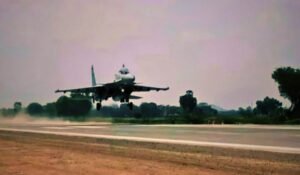 करांची बंदरगाह के पास गरजेंगे सुखोई- 30एमकेआई और जगुआर लड़ाकू विमान करांची बंदरगाह के पास गरजेंगे सुखोई- 30एमकेआई और जगुआर लड़ाकू विमान