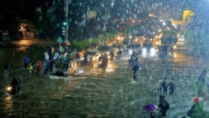 कई राज्यों में भारी बारिश का अलर्ट कई राज्यों में भारी बारिश का अलर्ट