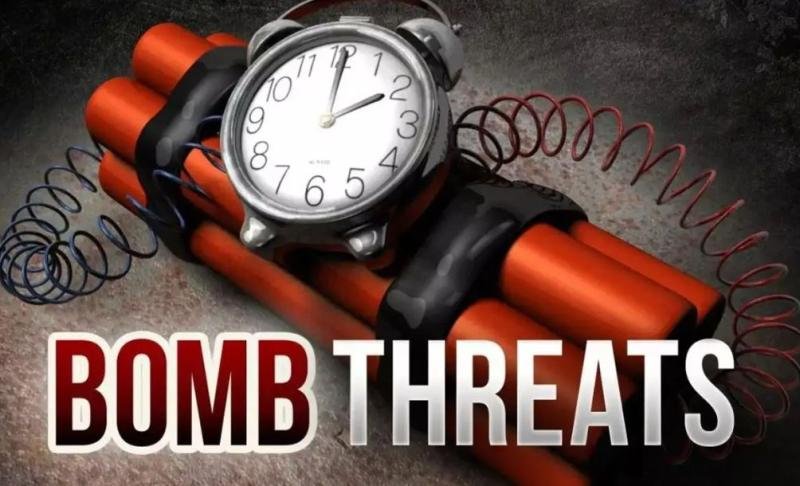 एयरलाइंस को मिली बम से उड़ाने की धमकी, हैदराबाद एयरपोर्ट पर मचा हड़कंप