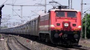 रेलवे ने फिर बढ़ाया यात्री किराया, रायपुर से दिल्ली तक का सफर 28 रुपये तक हुआ महंगा