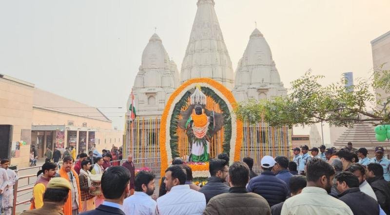 काशी विश्वनाथ धाम में ध्वजारोहण समारोह, आरती श्रृंगार में राष्ट्रीय पर्व की झलक दिखी