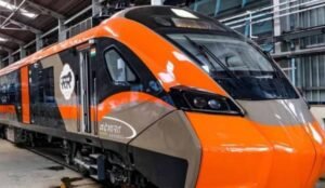 रेलवे की वंदेभारत स्लीपर में कोचों की संख्या बढ़ाने की तैयारी