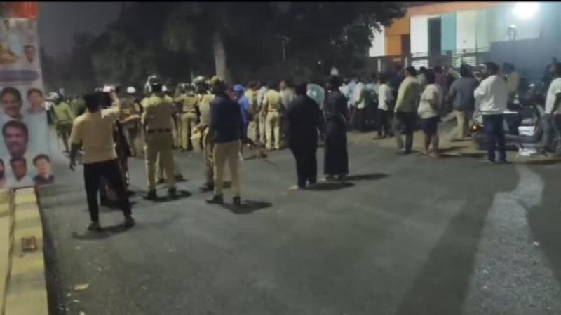 बेल्लारी में भिड़े बीजेपी-कांग्रेस कार्यकर्ता, पुलिस ने विधायक को भी बनाया आरोपी; जानें पूरा मामला