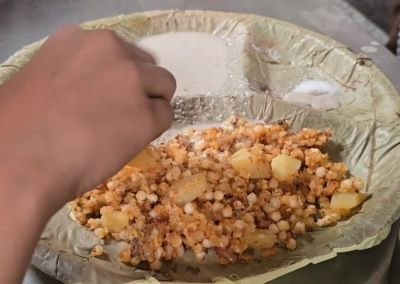 शिरडी में साईं बाबा और महादेव की एक साथ पूजा, भक्तों के लिए 13 हज़ार किलो साबूदाने की खिचड़ी