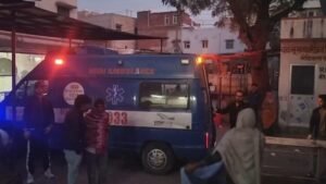 ट्रेलर में घुसी कार, एमपी के 5 श्रद्धालुओं की मौत ट्रेलर में घुसी कार, एमपी के 5 श्रद्धालुओं की मौत