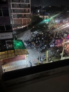 तीन मंजिला बिल्डिंग गिरने से 2 की मौत, मलबे में दबे 10 से ज्यादा लोगों को बाहर निकाला गया