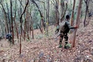 शीर्ष नक्सली देवजी ने किया आत्मसमर्पण