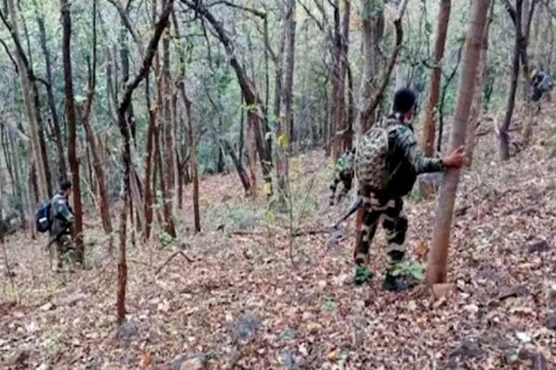 शीर्ष नक्सली देवजी ने किया आत्मसमर्पण