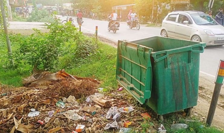 सड़क पर कचरा फेंकने पर अब भारी जुर्माना – ₹1 लाख तक का फ़टका