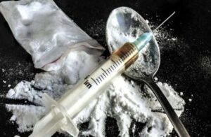 अंतरराष्ट्रीय ड्रग तस्करी नेटवर्क का भंडाफोड़, 10 करोड़ रुपये का मादक पदार्थ बरामद